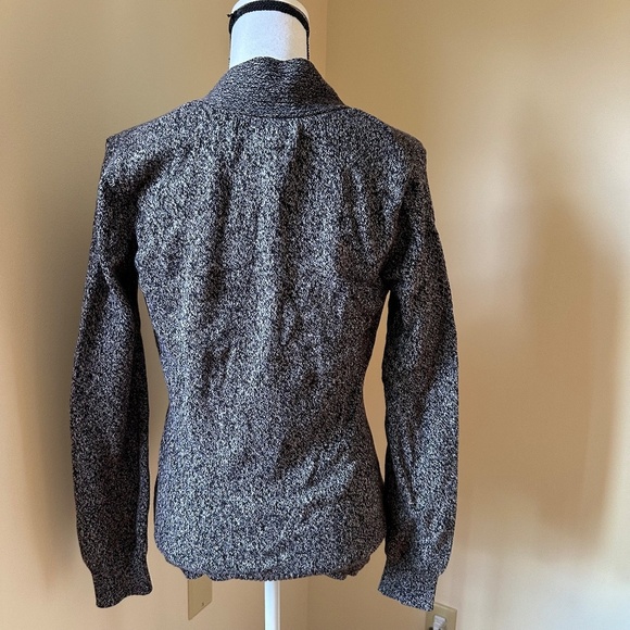 **GEOFFREY BEENE* Heather Gray Sport Long Sleeve V-Neck Sweater Size Medium - Picture 4 of 7